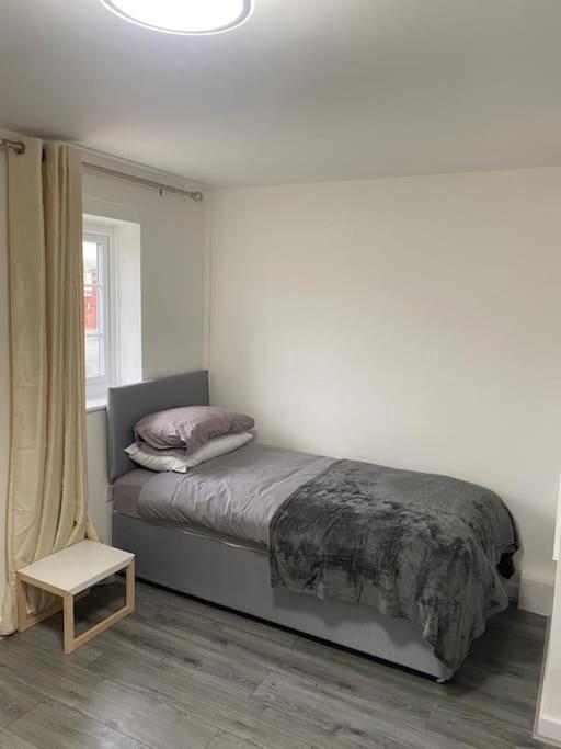 2 Bed House Sleeps 4-5 Villa Ливърпул Екстериор снимка